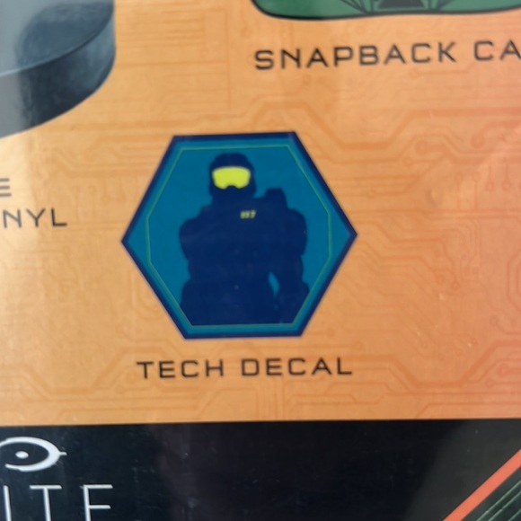 HALO INFINITE COLLECTORS BOX - Picture 10 of 12